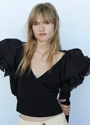 🖤ефектна чорна кофта/пуловер zara в рубчик з об'ємними воланами із органзи🖤
