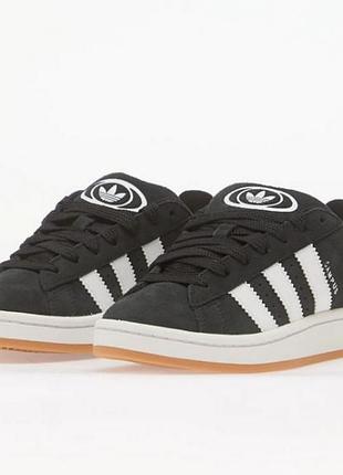 Круті кросівки adidas campus