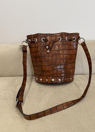 Сумка-відро (bucket bag) з тисненням під крокодила