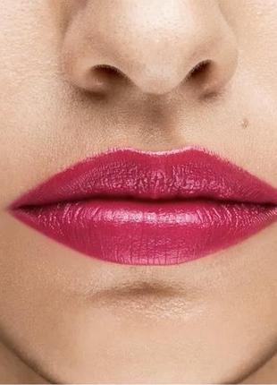 Губна помада з оновленої лінійки collistar rossetto puro lipstick в соковитому ягідному відтінку 105 fragola dolce (солодка полуниця).