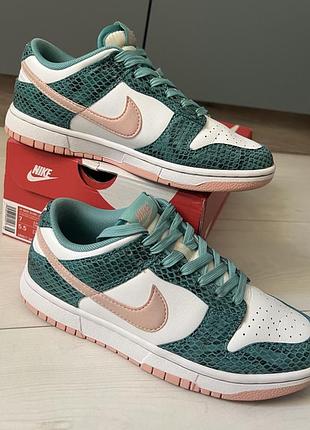 Кросівки жіночі nike dunk low