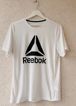 Белая мужская футболка reebok logo graphic