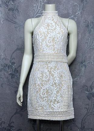 Женское платье халтер вечернее коктейльное s-m 44-46 размер prettylittlething белое кружево гипюр праздничное нарядное на вечеринку выпуск праздничное