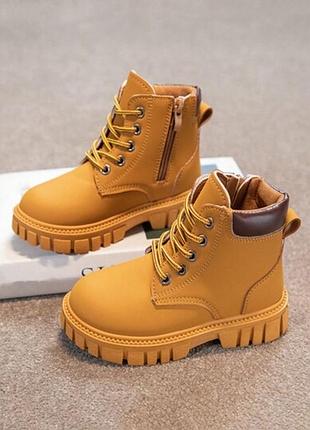 Стильні демісезонні черевики shein у стилі timberland (р. 28 / устілка ~17.5 см). дитячі руді черевики shein на блискавці та шнурівці.