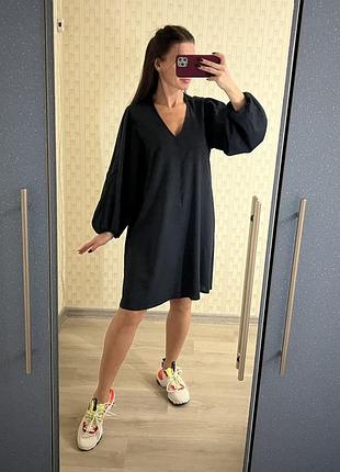 Стильна сукня вільного крою з широкими рукавами сукня h&m святкова сукня