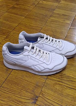 Кросівки на підлітка, reebok,  40,5 рр, шкіра натур., білого кольору.