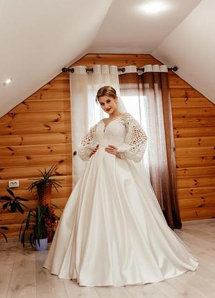 Весільна сукня жіноча біла, розмір 46 вартість 8000