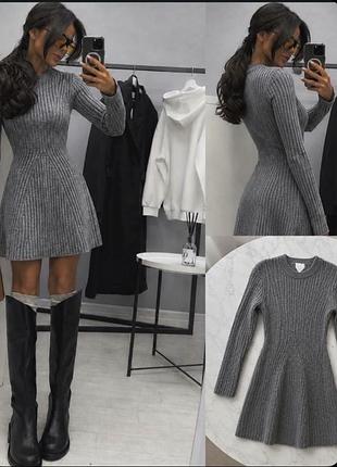 Коротка жіноча сукня zara в рубчик, сіра