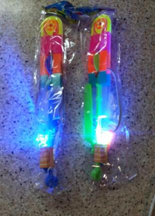 Вертушки , запускалочки . игрушка светящаяся и летающая.