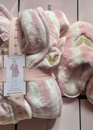 Набор халат плюшевый victoria’s secret и меховые тапочки в розовую полоску