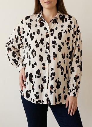 Леопардова сорочка new look оверсайз (розмір uk 16 / eu 44 / xl) молочна з анімалістичним принтом