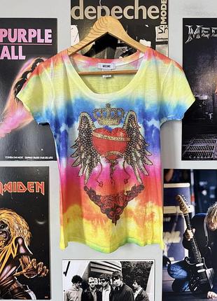 Футболка жіноча moschino tie-dye райдужна з принтом серця та корони, стрази, розмір m