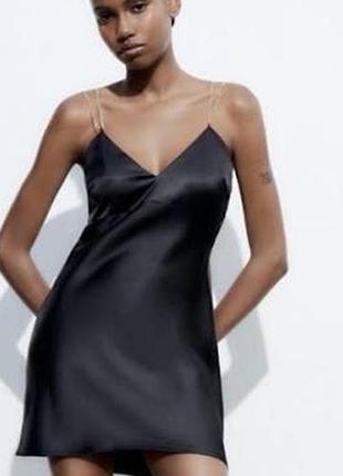 Коротка сукня жіноча zara в білизняному стилі, чорна