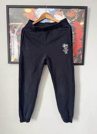 Штани спортивні stüssy чорні чоловічі, джогери з логотипом, розмір xs-s