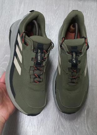 Фірмові кросівки adidas terrex