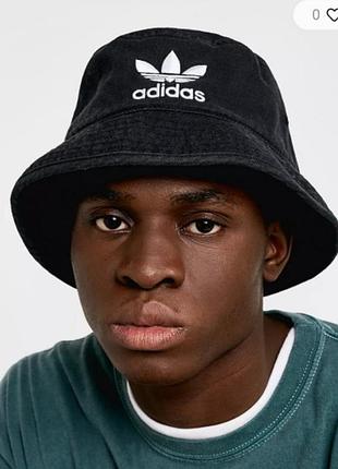 Черная панама adidas adicolor