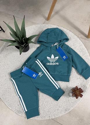 Костюм від adidas