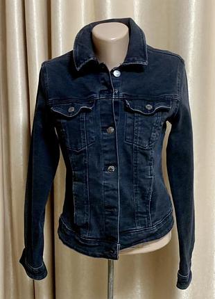 Джинсова куртка denim bershka  колір чорний розмір m