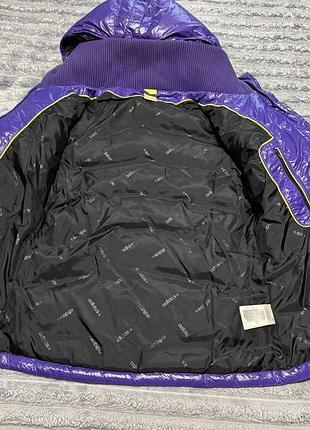 Яскравий пуховик adidas 4