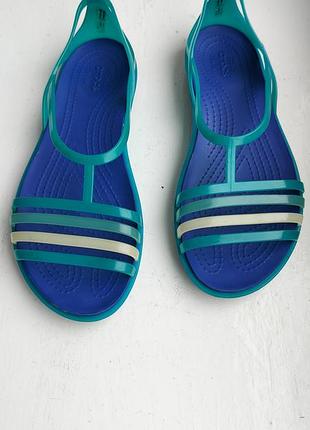 Женские сине-бирюзовые сандалии crocs isabella sandal w7