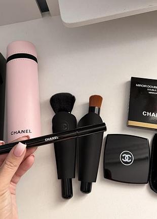 Набір лімітованих пензлів для макіяжу chanel 110, 101, 200 з дзеркалом та рожевим тубусом