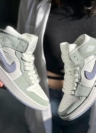 Кросівки жіночі jordan retro high grey violet