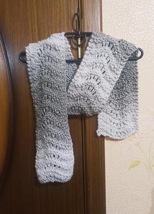 Шарф жіночий в'язаний сірий