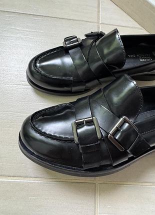 Продам шкіряні лофери geox 10