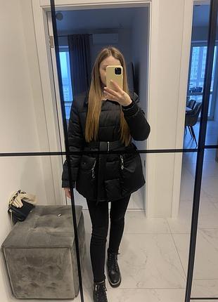 Куртка жіноча зимова prada чорного кольору без капюшону