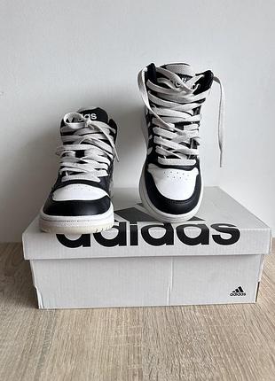 Кросівки унісекс adidas чорно-білі, розмір 32, довжина устілки 19,5 см