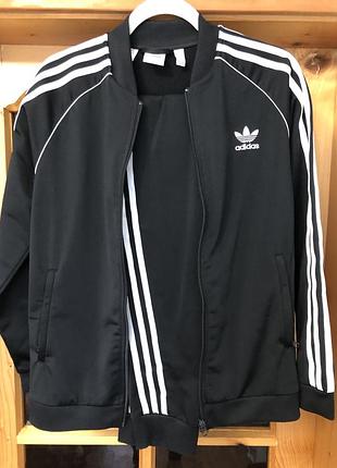 Спортивний костюм жіночий adidas чорний з білими смужками