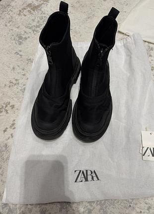 Черевики жіночі zara челсі чорні