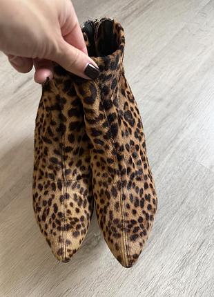 Ботильйони жіночі brian atwood леопардові 3