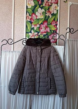Красива куртка esprit.
