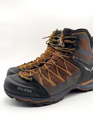Трекінгові черевики salewa