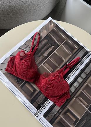 Червоний бюстгальтер intimissimi