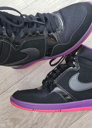Не сток, почти новые высокие женские кроссовки на осень оригинал nike force sky high