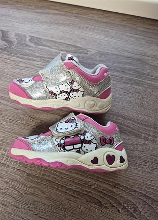 Кросівки для дівчинки sanrio hello kitty рожево-сріблясті, розмір 23, устілка 14,5 см, з led підсвічуванням