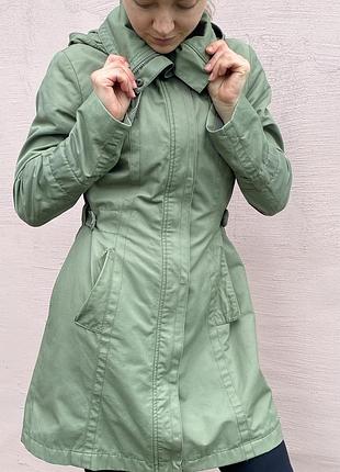 Куртка h&m цікавої моделі з капішоном