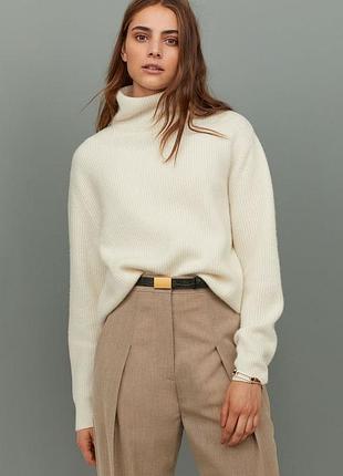 Обʼємний мʼякий светр оверсайз молочний h&m divided