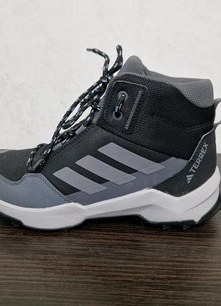 Підліткові кросівки adidas terrex — 36⅔ розмір  (стан нової речі)