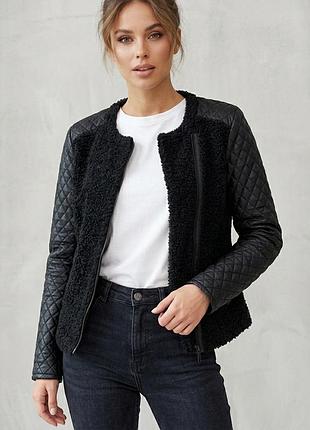 Женская черная фактурная куртка жакет marks spencer limited edition с стегаными рукавами букле на молнии