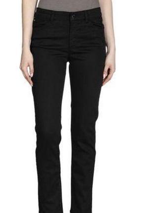 Женские брюки пряміе , прилегающие armani jeans