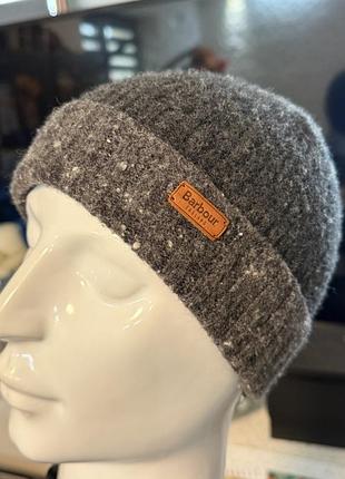Шапка біні оригінальна вовняна барбур barbour розмір c/m до 57см. еластична. гарно тягнеться з закотом заворотом підворотом оригінал сіра кашка стиль