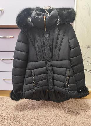 Куртка  guess чорна з хутром, розмір 146