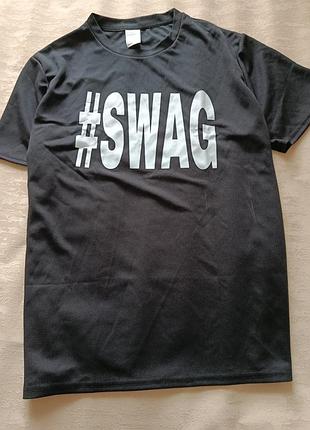 Футболка чоловіча чорна swag
заміри  : пог - 51см, довжина від плеча до низу 68см