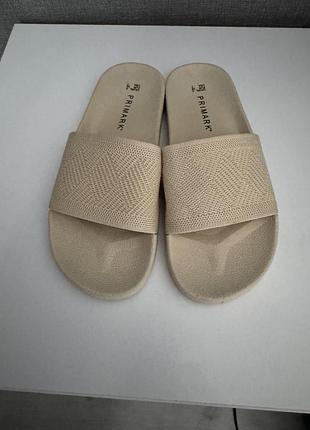 Жіночі шльопанці, сандалі primark