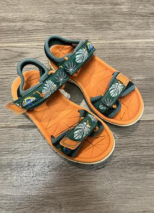 Босоніжки дитячі clarks 3