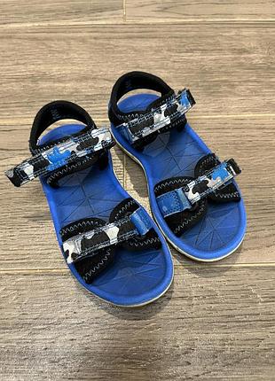 Босоніжки для дітей clarks