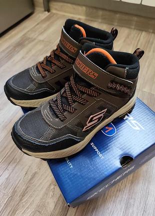 Черевики для хлопчиків skechers, розмір 35, чорні з помаранчевим